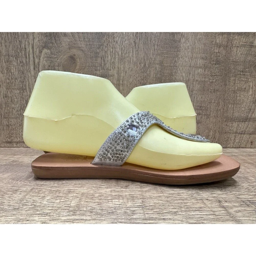 Yellow Box women size 6 silver leather thong flip flops sandals with jewels - Picture 10 of 13